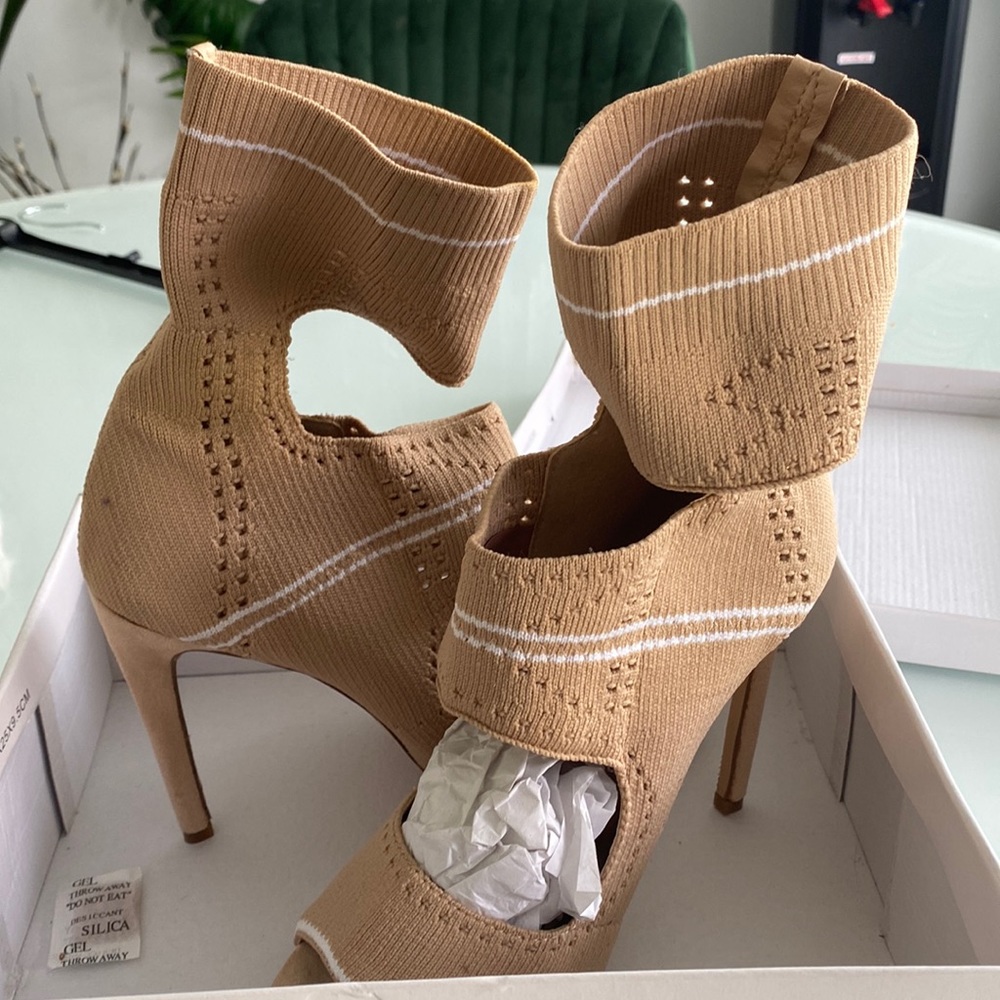 Cape Robbin Lola-14 High Heel NUDE